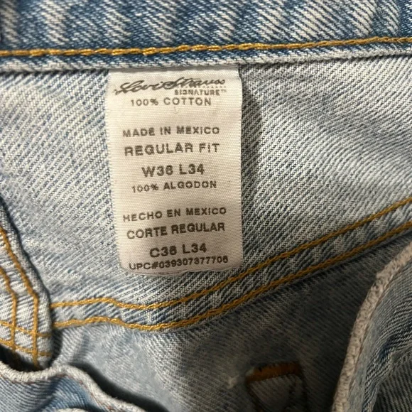 Levi Strauss Regular Fit Light Wash Jeans - Picture 5 of 5